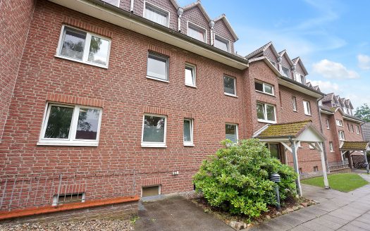 VERKAUFT! Solide Kapitalanlage: Vermietetes 9-Parteienhaus mit PKW-Stellplätzen in Dassendorf!