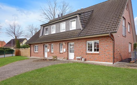 Ein stilvolles Doppelhaus zum Kauf in Jesteburg! – viel Platz, Garten & Carport!