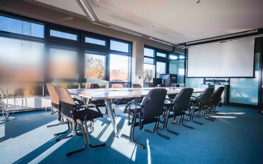 Modernes Büroinvestment nahe Hamburg – Vollvermietet mit zusätzlichem Entwicklungspotenzial!