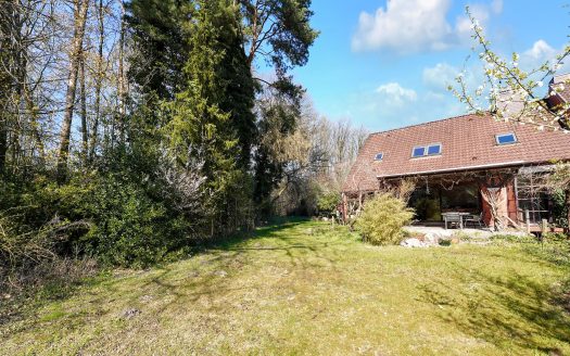 Mehr Platz als üblich: Endreihenhaus mit beeindruckendem ca. 1.207 m² Grundstück!