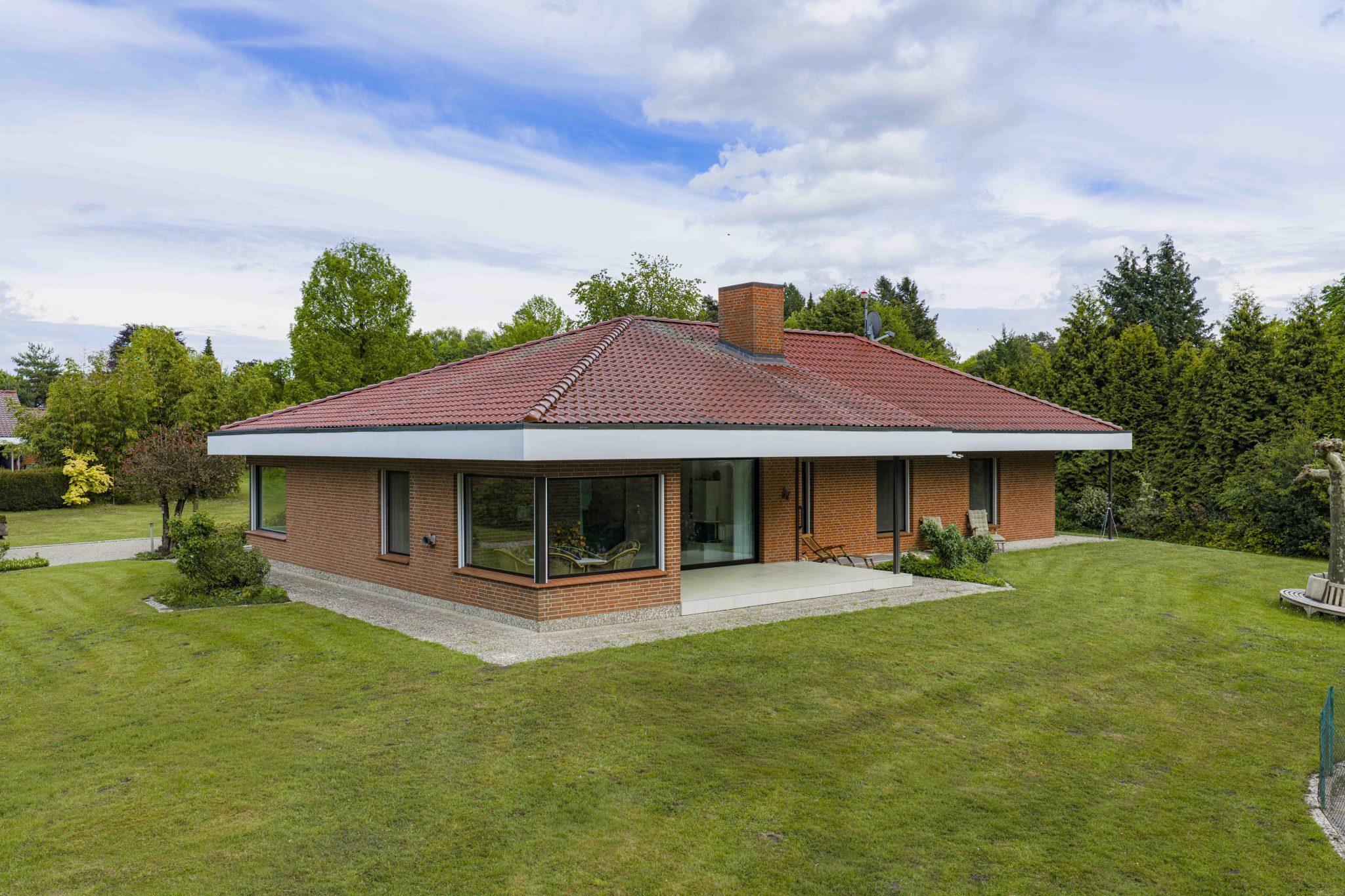 Villa im Miami-Bungalow-Style auf ca. 3.034m² Traumgrundstück!