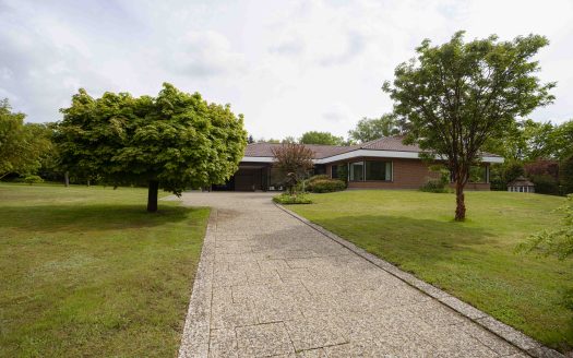 Villa im Miami-Bungalow-Style auf ca. 3.034m² Traumgrundstück!